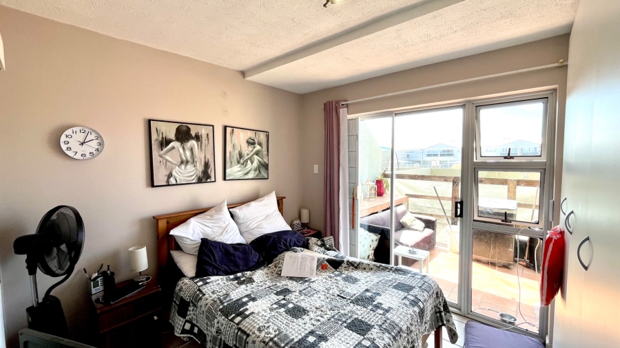 2 Bedroom Property for Sale in Heiderand Western Cape